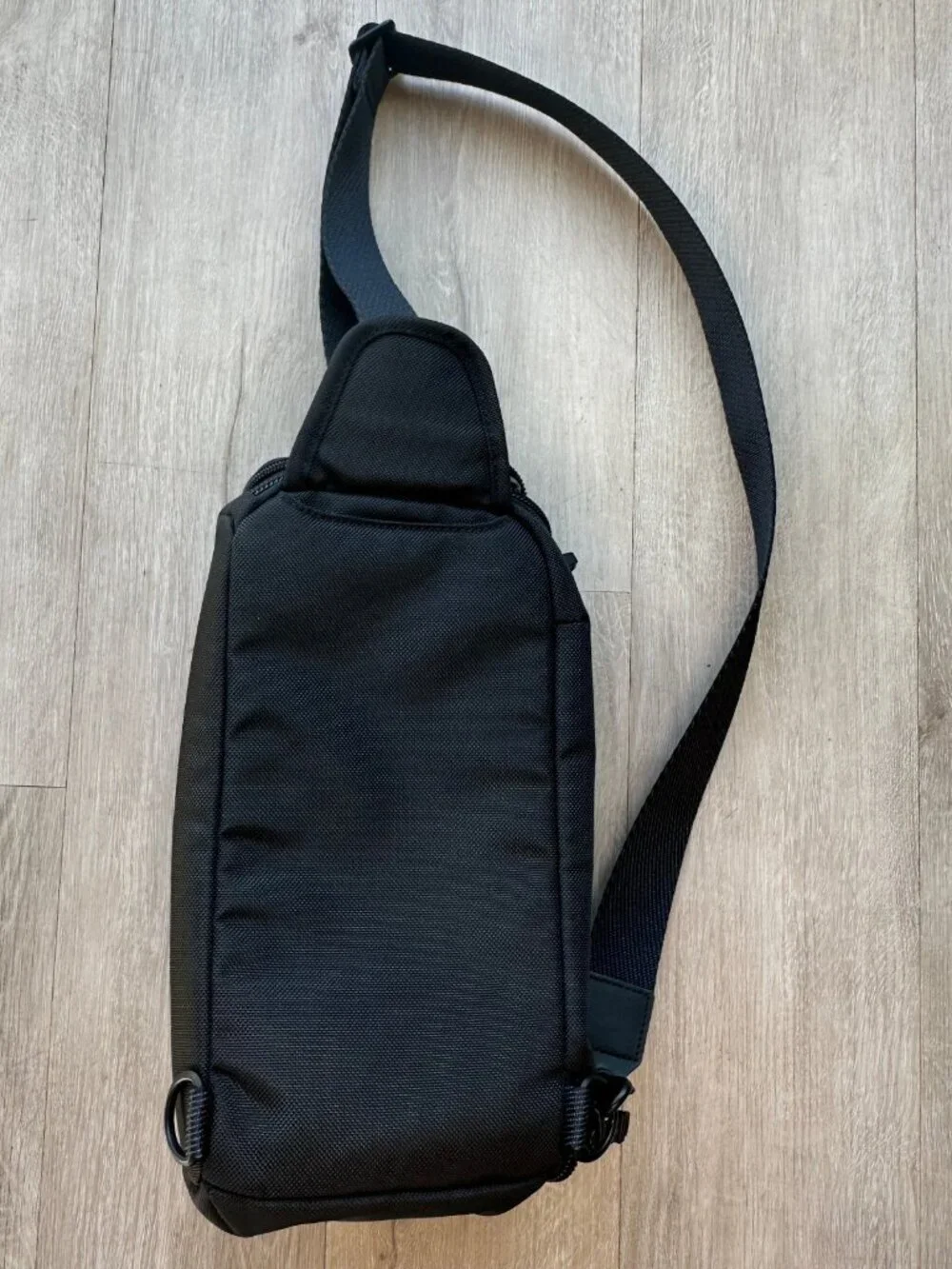 NWOT Tumi Alpha Bravo Kelley Sling Bag - Black